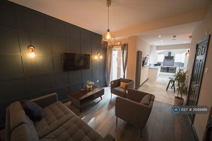 6 Bedroom Terraced House To Rent In Brailsford Road, Manchester, M14