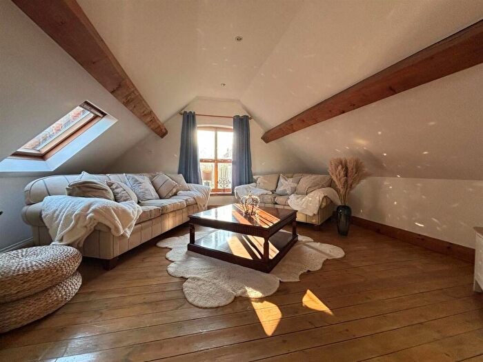 2 Bedroom Cottage To Rent In The Old Dairy, GL20