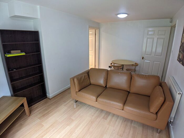 2 Bedroom Flat To Rent In Bed – Maple Gardens, , Wilmslow Road, Withington, M20