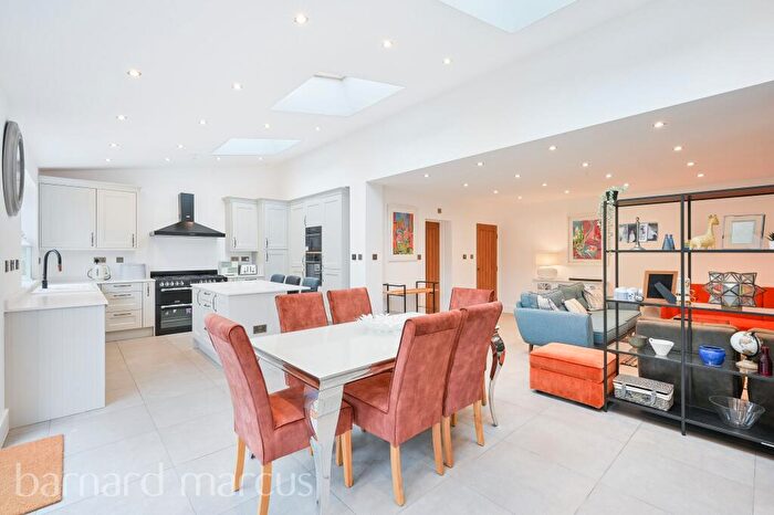 5 Bedroom House To Rent In Broadlands Way, New Malden, KT3