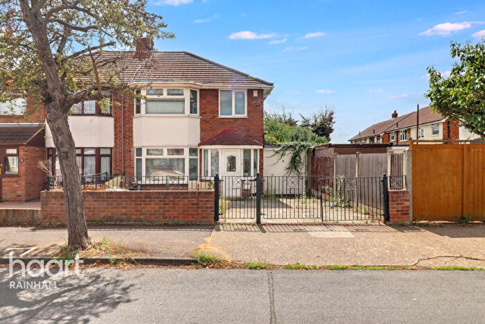 3 Bedroom Semi Detached House For Sale In Simpson Road, Rainham, RM13