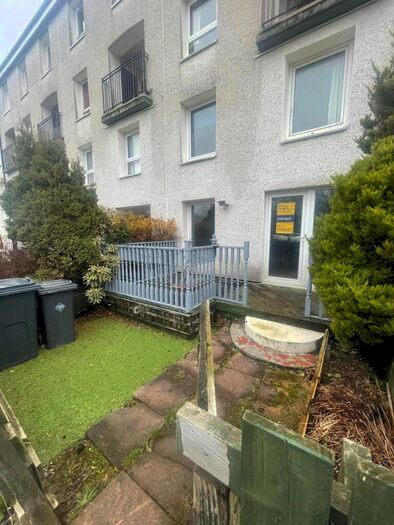 3 Bedroom Maisonette To Rent In Kintyre Ave, Linwood, PA3