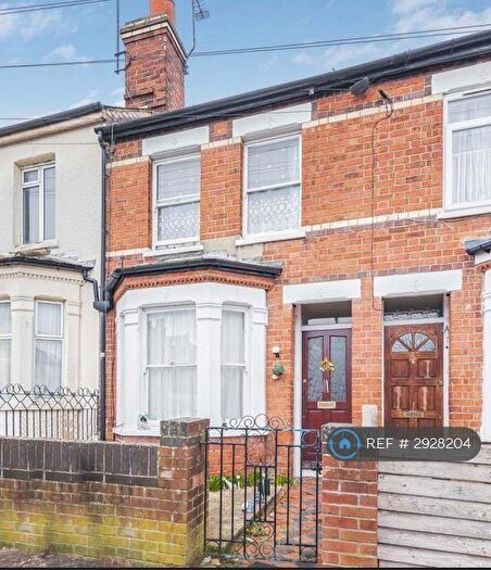 3 Bedroom Terraced House To Rent In Alma Street, Reading, RG30
