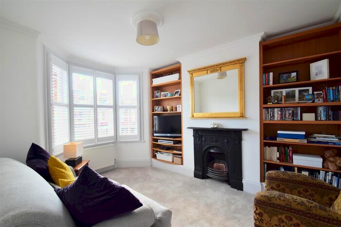 3 Bedroom Maisonette To Rent In Godstone Road, St Margarets, Twickenham, TW1