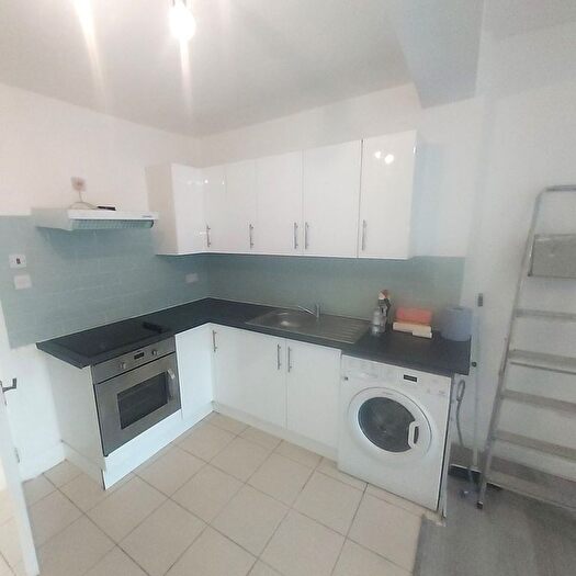 Studio To Rent In Portland Road, London, SE25