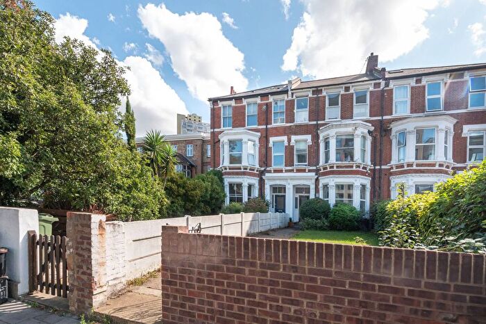 2 Bedroom Flat To Rent In .Clapham Road, Clapham, London, SW9