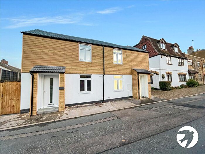 3 Bedroom Semi-Detached House To Rent In Cooling Road, Rochester, Kent, ME2