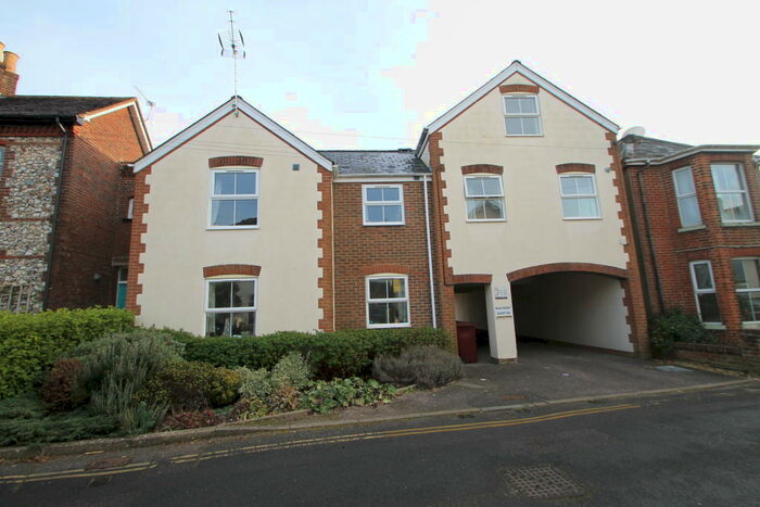 1 Bedroom Flat To Rent In Chichester, PO19
