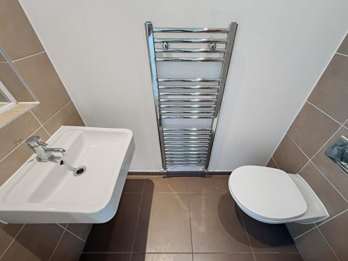 3 Bedroom Terraced House For Sale In La Rose Lane, London, N15