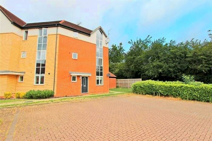 2 Bedroom Flat To Rent In Sakura Walk, Willen Park, Milton Keynes, MK15