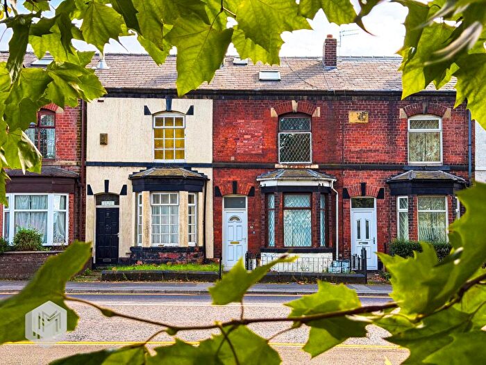 3 Bedroom Terraced House For Sale In Rochdale Old Road, Bury, BL9