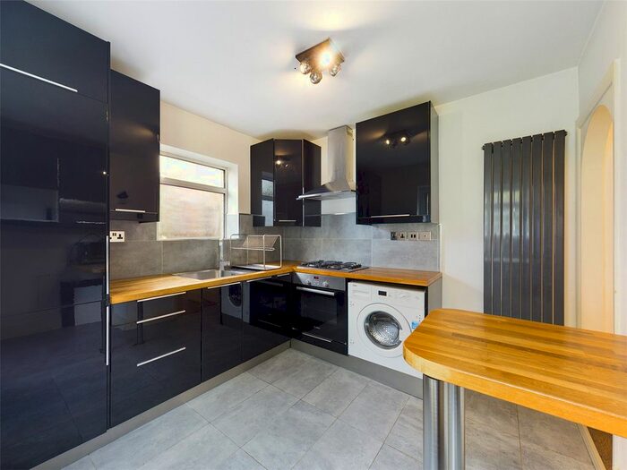 2 Bedroom Flat To Rent In Whittington Way, Pinner, HA5