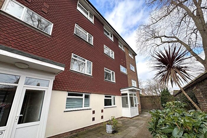 2 Bedroom Maisonette To Rent In Beacon Grove, Carshalton, Greater London, SM5