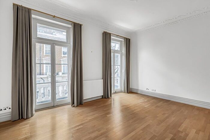 2 Bedroom Flat To Rent In Gloucester Street, Pimlico, SW1V