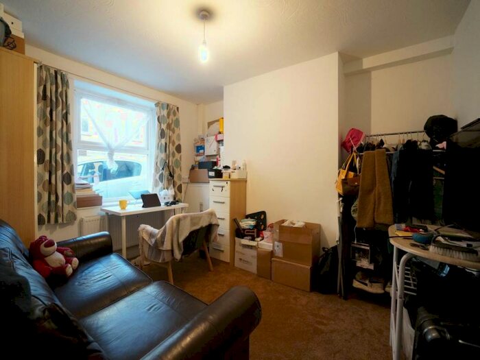 3 Bedroom House To Rent In William Street, Bangor, LL57