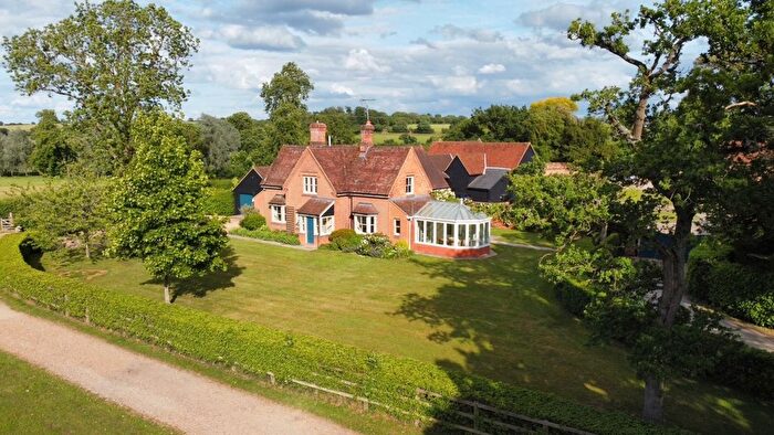 4 Bedroom Detached House To Rent In Munden, Watford, WD25