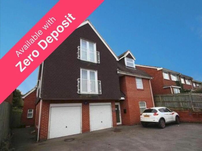 2 Bedroom Flat To Rent In Winchester Road, Bishops Waltham, Southampton, SO32