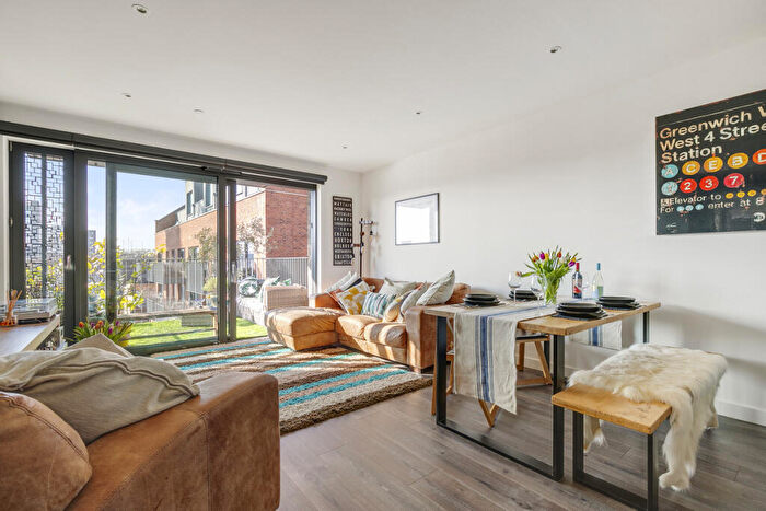 2 Bedroom Apartment For Sale In Wallis Road, London, E9