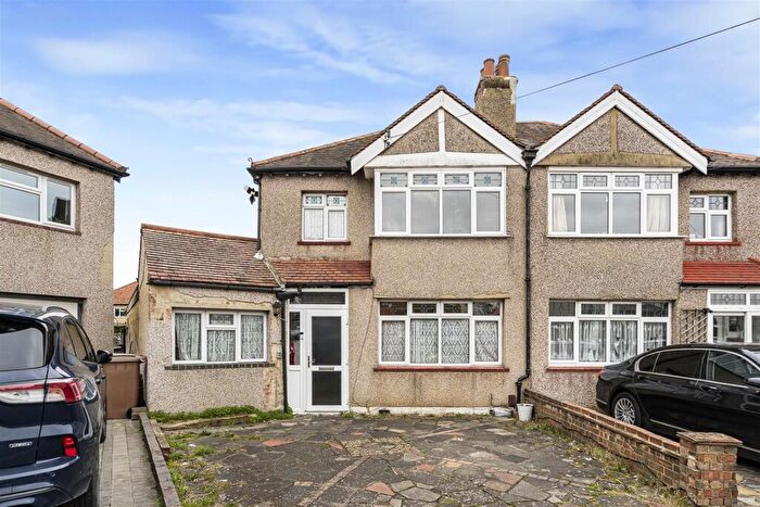 3 Bedroom Semi Detached House For Sale In Temple Way, Sutton, SM1