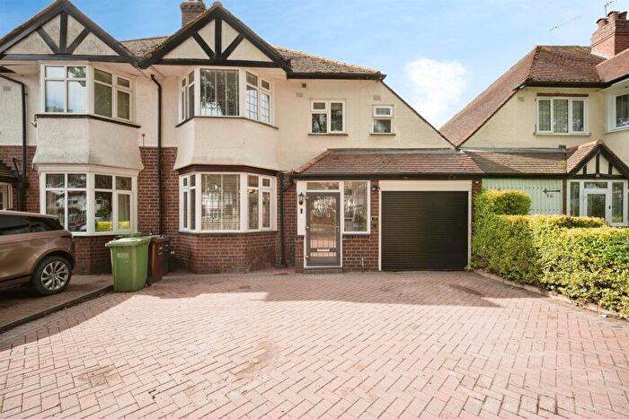 4 Bedroom Semi-Detached House For Sale In Longmore Road, Shirley, Solihull, B90