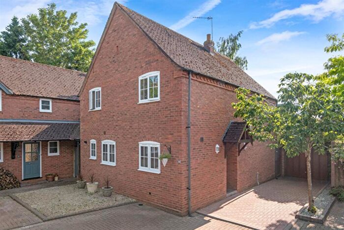 4 Bedroom Detached House For Sale In High Street, Broom, Alcester, B50