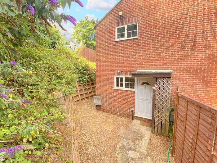 1 Bedroom Semi-Detached House To Rent In St. Benedicts Close, Aldershot, GU11