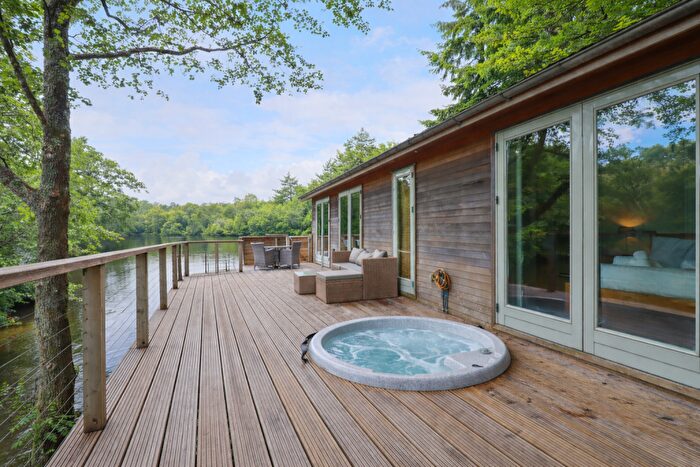 2 Bedroom Lodge For Sale In Looe, Cornwall, PL13