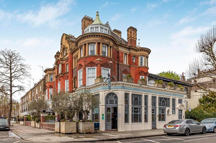 3 Bedroom Flat To Rent In St Johns Wood, London, NW8