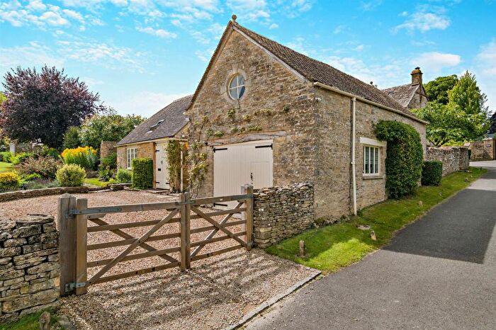 2 Bedroom Barn Conversion To Rent In Long Barn, GL7