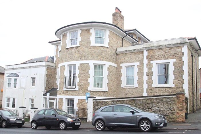 2 Bedroom Flat To Rent In George Street, Ryde, PO33