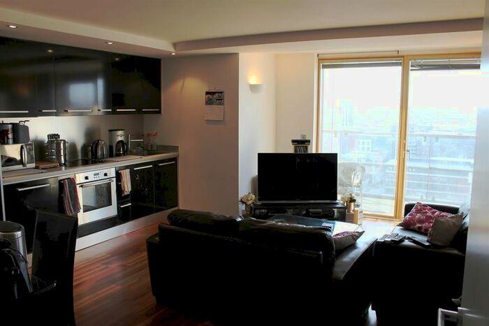 2 Bedroom Flat To Rent In Capital Quarter, West Point, Wellington Street, Leeds, LS1