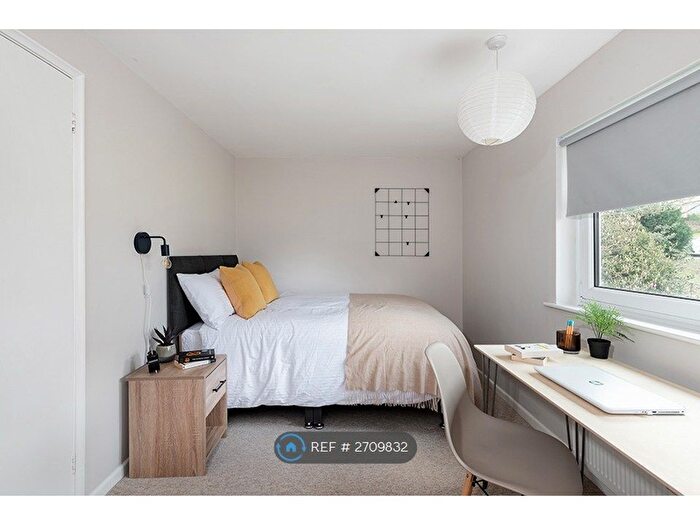 3 Bedroom Semi Detached House To Rent In Eleanor Close, Bath, BA2