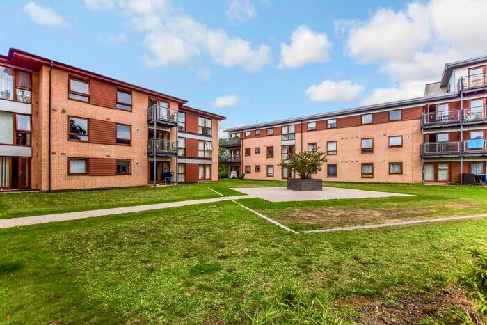 2 Bedroom Property To Rent In Commonwealth Drive, Crawley, RH10