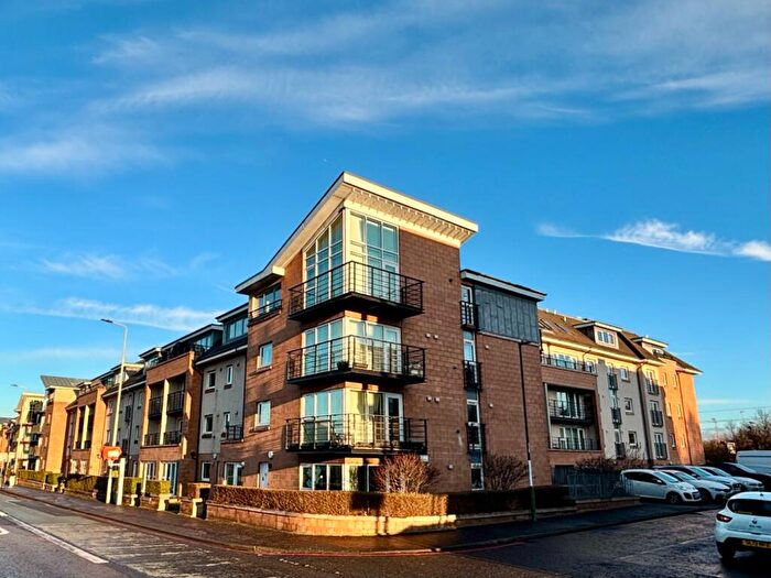 3 Bedroom Flat To Rent In Appin Place, Slateford, Edinburgh, EH14