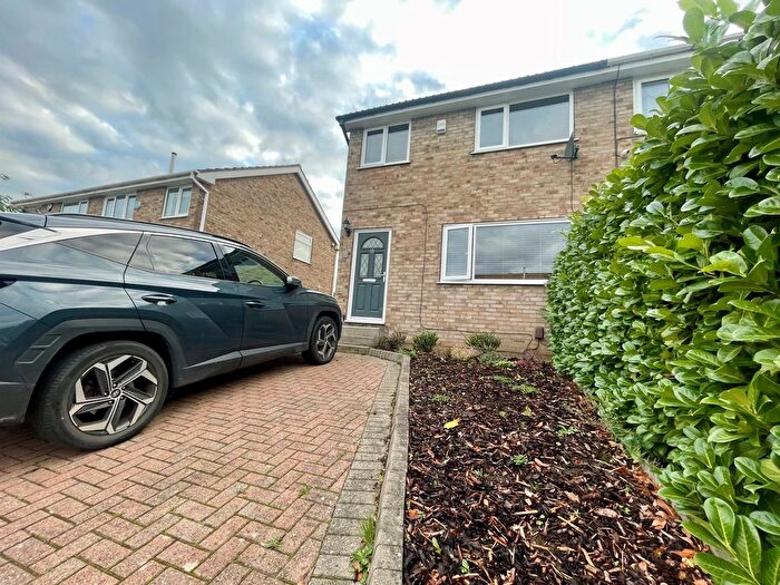 3 Bedroom Property To Rent In Daisy Hill Avenue, Morley, Leeds, LS27