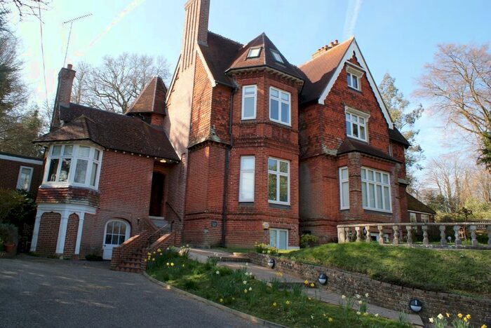 2 Bedroom Flat To Rent In Petworth Road, Witley, GU8