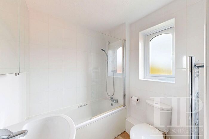 1 Bedroom Flat To Rent In Sequoia Park, Crawley, RH11