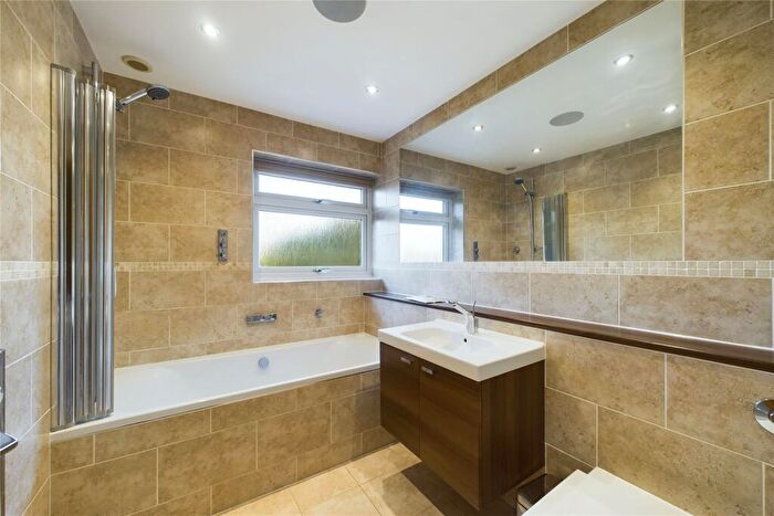 5 Bedroom Detached House To Rent In Mountbatten Rise, Sandhurst, Berkshire, GU47
