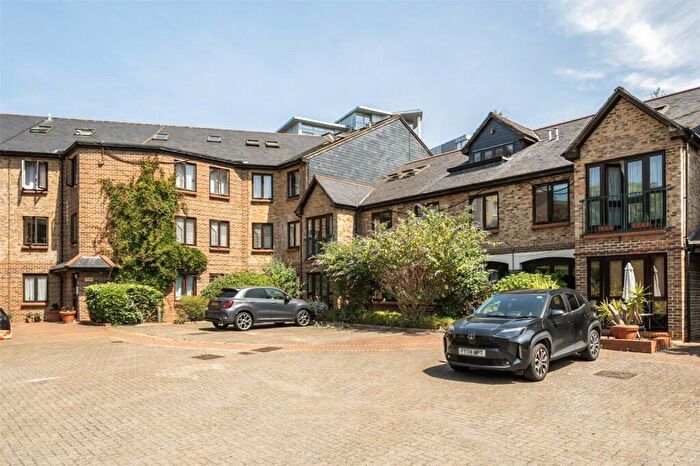 2 Bedroom Apartment For Sale In Iceland Wharf, Surrey Quays, SE16