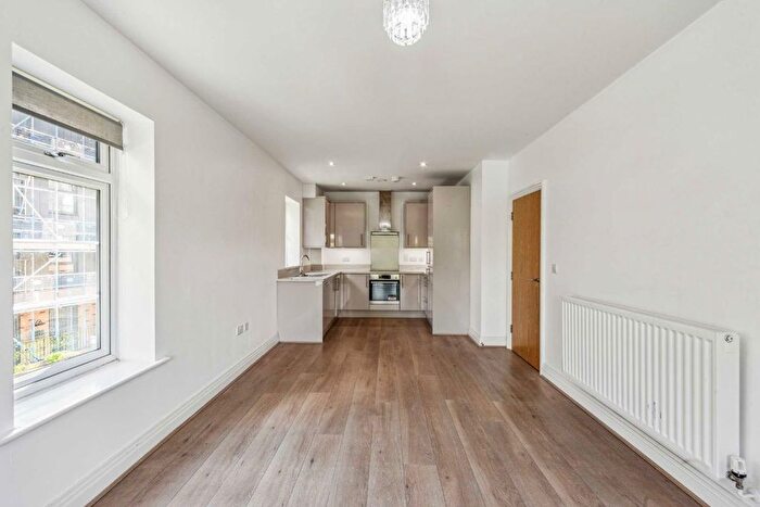 1 Bedroom Flat To Rent In Samuelson Place, Isleworth, TW7 - Photo 3