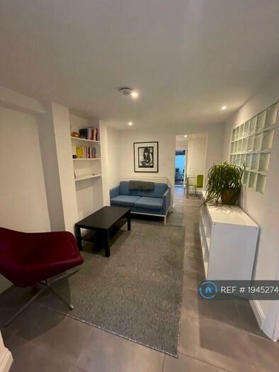 1 Bedroom Flat To Rent In Richmond Road, London, E8