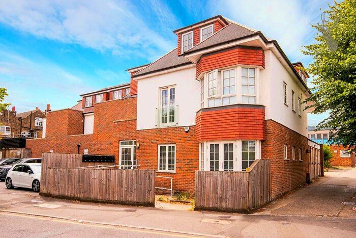 1 Bedroom Flat To Rent In Connaught Avenue, London, E4