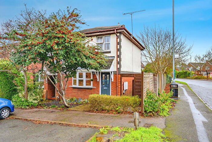 3 Bedroom End Terrace House For Sale In The Magpies, Luton, LU2