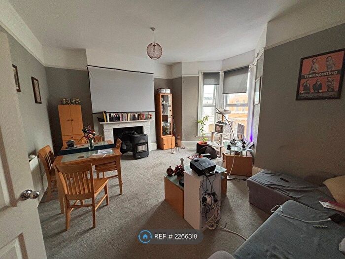 1 Bedroom Flat To Rent In Ceylon Place, Eastbourne, BN21