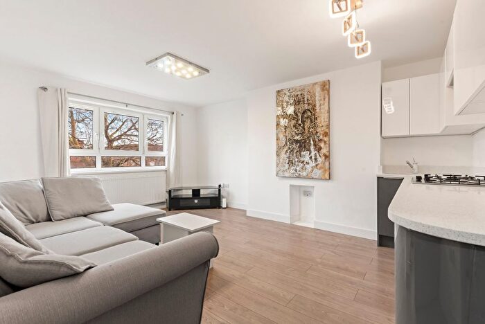 2 Bedroom Flat For Sale In Barclay Close, Cassidy Road, SW6