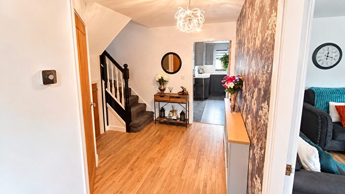 4 Bedroom Detached House For Sale In Dobson Close, Rowlands Gill, NE39
