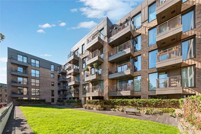 2 Bedroom Flat To Rent In Camberwell Passage, Camberwell, SE5