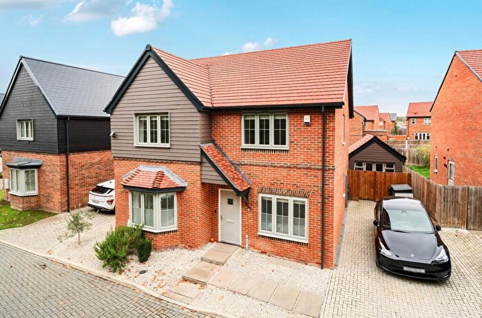 4 Bedroom Detached House For Sale In Princess Place, Deepcut, GU16