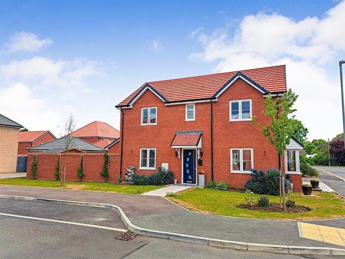 4 Bedroom Detached House For Sale In Lapwing Drive, Upper Caldecote, SG18