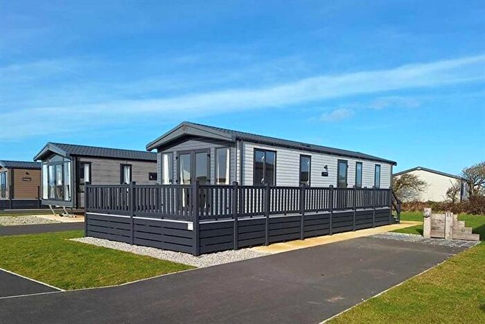 3 Bedroom Mobile/park Home For Sale In Hendra Croft, Newquay, TR8